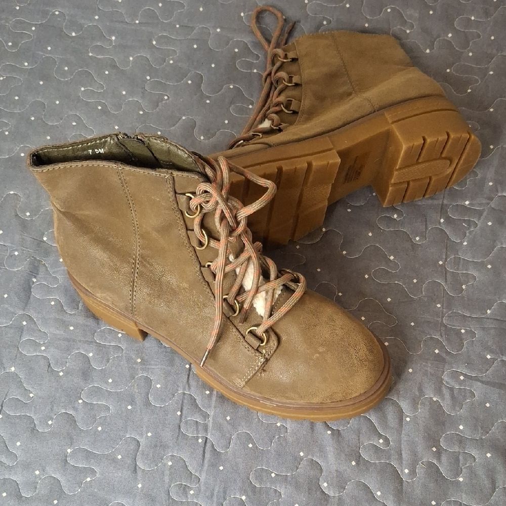 Jellypop Women's Chatsworth Tan Ankle Boots size 7.5